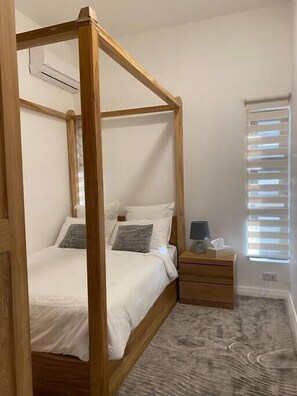 2 bedrooms, iron/ironing board, travel cot, WiFi