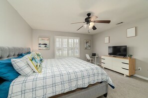 3 bedrooms, iron/ironing board, free WiFi, bed sheets