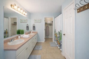 Hair dryer, towels - Private Heated Pool, 10 Min to Navarre Beach (Navarre)