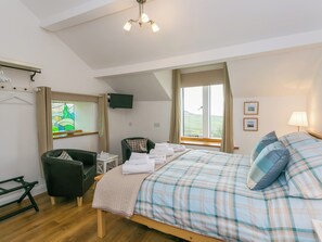 2 bedrooms, free WiFi, bed sheets - Commons Farm Cottage (Wadsworth, near Hebden Bridge)