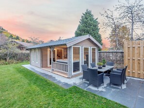 Outdoor dining - Craigendarroch House (Ballater)