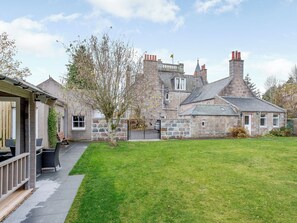 Property grounds - Craigendarroch House (Ballater)