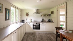 Dishwasher, high chair - 1 bedroom accommodation in Shere, near Guildford (Shere, near Guildford)