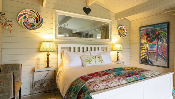 1 bedroom, free WiFi, bed sheets - 1 bedroom accommodation in Shere, near Guildford (Shere, near Guildford)