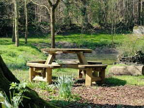 Outdoor dining - 2 bedroom accommodation in Uggeshall (Uggeshall)