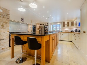 Geschirrspüler, Hochstuhl