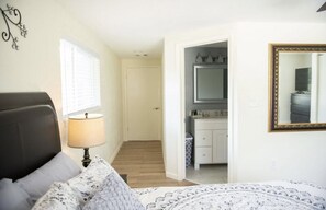 3 chambres, fer et planche à repasser, Wi-Fi gratuit, draps fournis