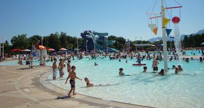 Willow Park House on Fairway Ln