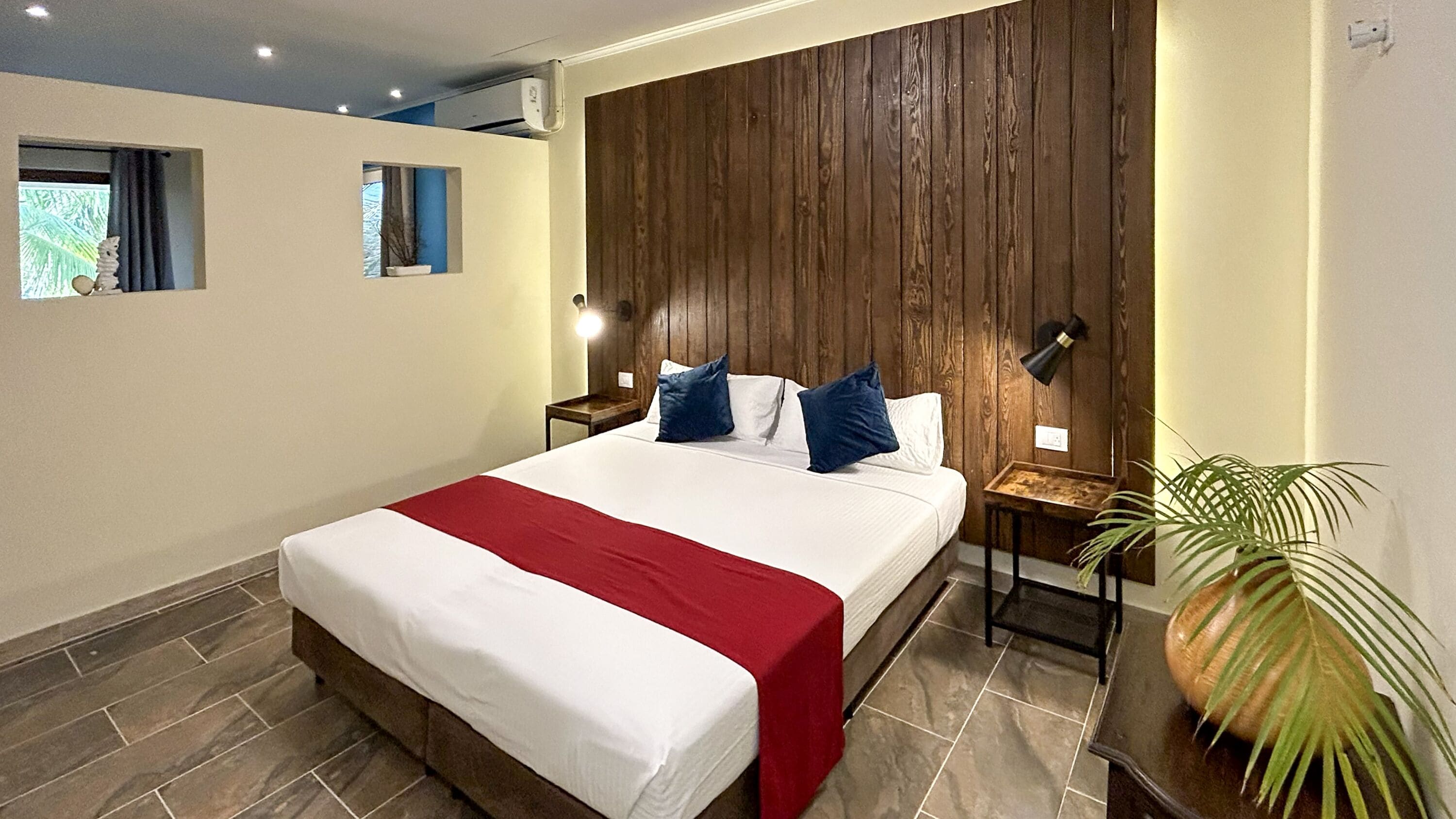 deluxe suite | 1 bedroom, premium bedding, memory-foam beds, in-room safe