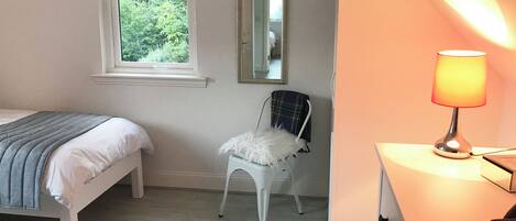 3 habitaciones, wifi gratis y ropa de cama