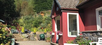 This property was formerly known as Loch View Cottage.