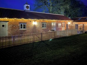 Exterior - 2 bedroom accommodation in Langtoft, near Driffield (Langtoft, near Driffield)