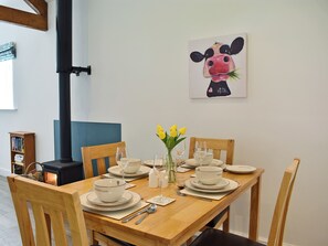 Dining - 2 bedroom accommodation in Langtoft, near Driffield (Langtoft, near Driffield)