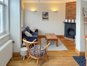 Living area - 2 bedroom accommodation in York (York)