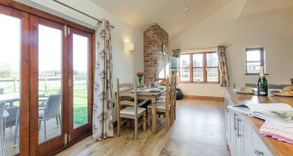 Tawny Cottage - UKC2580