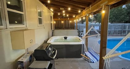 Hidden Oasis with a pool…Backyard Paradise!