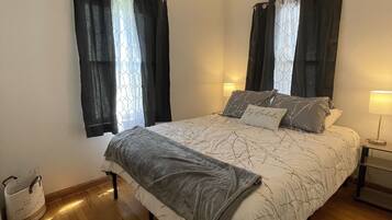2 chambres, fer et planche à repasser, Wi-Fi gratuit, draps fournis
