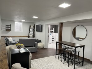 Luokittelematon kuva, 4 kautta 45, painike