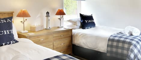 5 Schlafzimmer, Bügeleisen/Bügelbrett, kostenloses WLAN, Bettwäsche