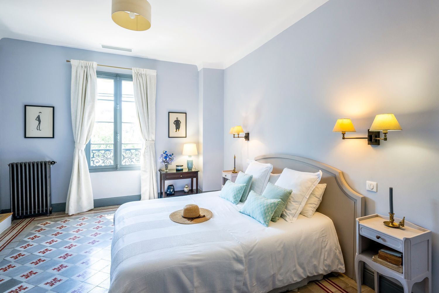 7 bedrooms, iron/ironing board, bed sheets