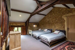 6 Schlafzimmer, Bügeleisen/Bügelbrett, WLAN, Bettwäsche