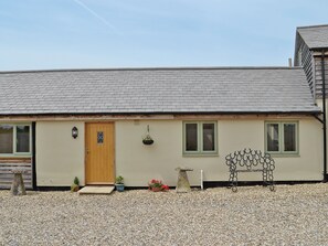 Exterior - 1 bedroom accommodation in Binknoll, near Royal Wootton Bassett (Binknoll, near Royal Wootton Bassett)