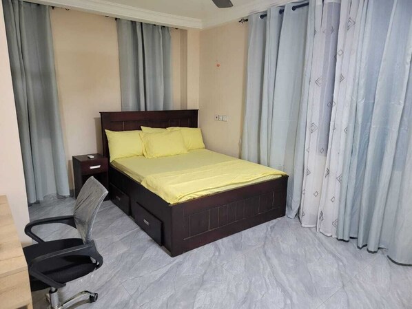 1 bedroom, iron/ironing board, free WiFi - Lovely Fully Furnished 1-bedroom Apartment in Spintex (Accra)