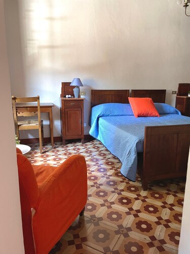 80 square meters available for an entire floor of an 18th century house