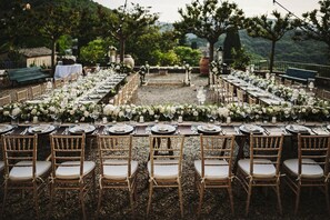 Outdoor banquet area - Villa Soldani - Sixteen Bedroom Villa, Sleeps 33 (Montevarchi)