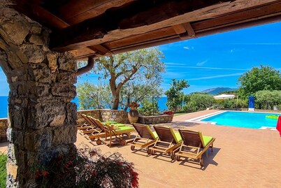 Villa Mediterraneo - Five Bedroom Villa, Sleeps 12