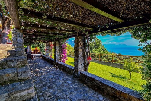 Villa Mediterraneo - Five Bedroom Villa, Sleeps 12