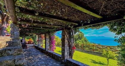 Villa Mediterraneo - Five Bedroom Villa, Sleeps 12