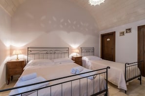 3 chambres, fer et planche Ă repasser, Wi-Fi, draps fournis