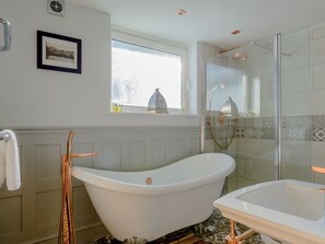 Hair dryer, towels - 3 bedroom accommodation in Llangattock, near Crickhowell (Llangattock, near Crickhowell)