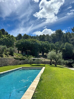 Outdoor pool, a heated pool - Bastide sleeps 9, large secure swimming pool, not overlooked in Aix en Provence (Aix-en-Provence)