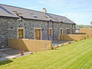 Exterior - 1 bedroom accommodation in Ystrad Meurig (Ystrad Meurig)