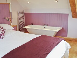 1 bedroom, free WiFi, bed sheets - 1 bedroom accommodation in Ystrad Meurig (Ystrad Meurig)