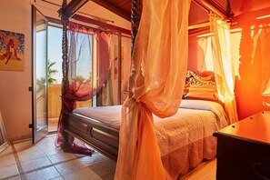 4 bedrooms, iron/ironing board, internet, bed sheets