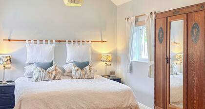 1 bedroom accommodation in Earl’s Croome, near Great Malvern