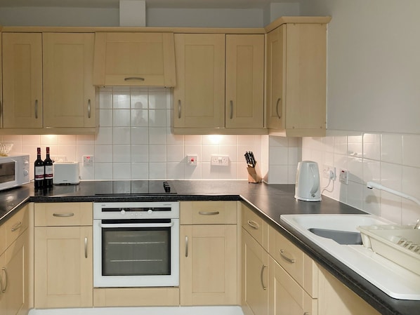 Cookware/dishes/utensils, freezer
