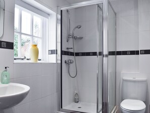 Towels - Three Batch Cottages (Chaddesley Corbett, near Bromsgrove)