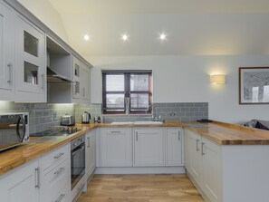 Lavavajillas y periquera 