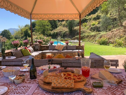 Villa Melinda - Four Bedroom Villa, Sleeps 8