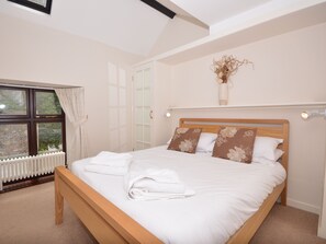 3 bedrooms, free WiFi - Part of a former school building close to Torquay harbour and town centre. (Torquay)