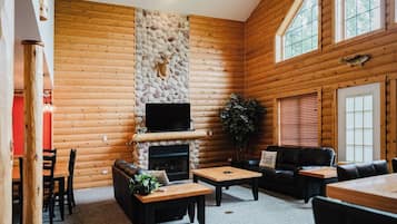 Smart TV, chimenea, estéreo