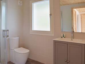 Towels - 1 bedroom accommodation in Five Roads, near Llanelli (Five Roads, near Llanelli)