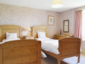 3 chambres, fer et planche à repasser, Wi-Fi gratuit, draps fournis