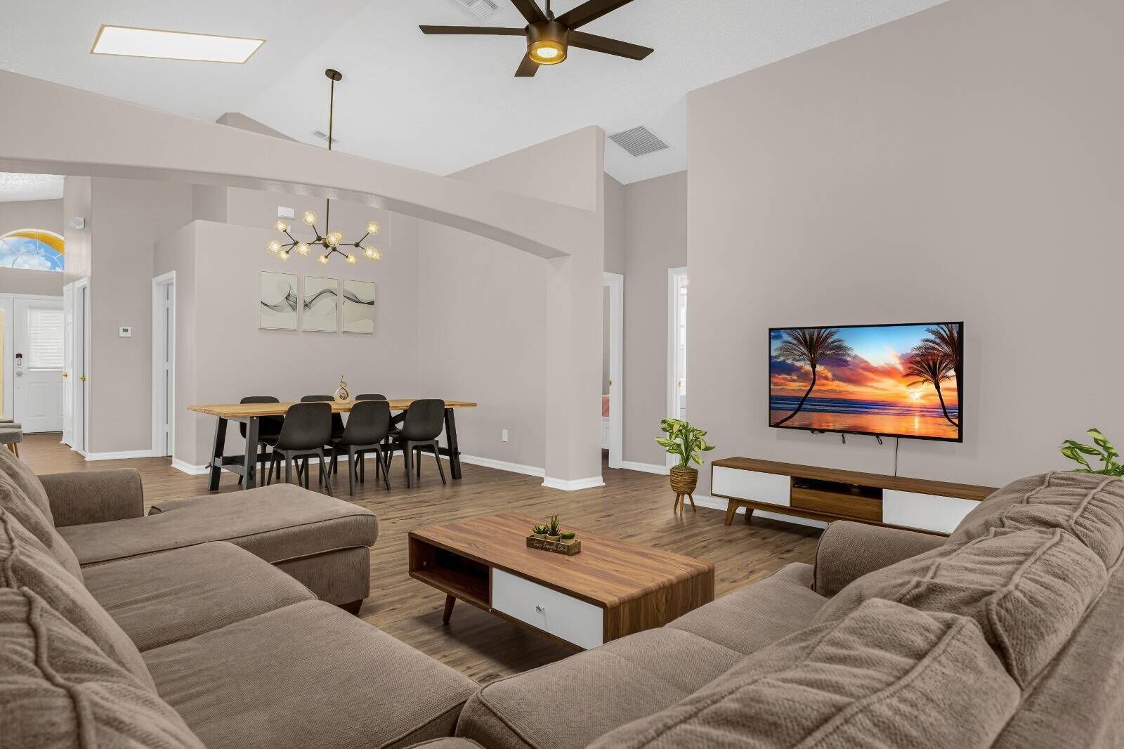 Tv och ett bordtennisbord