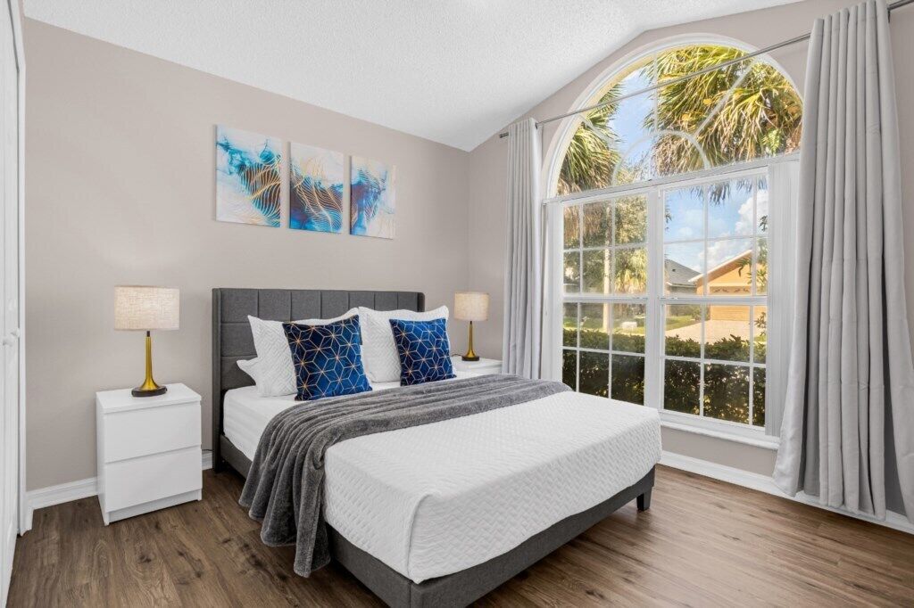 5 bedrooms, travel cot, WiFi, bed sheets