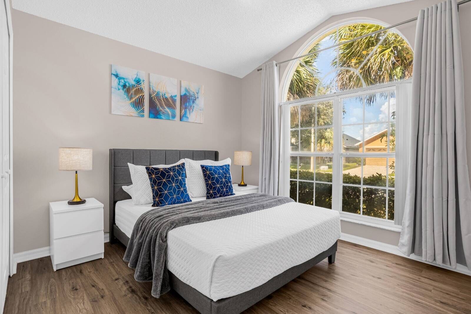 5 makuuhuonetta, silitysrauta/-lauta, Wi-Fi, vuodevaatteet